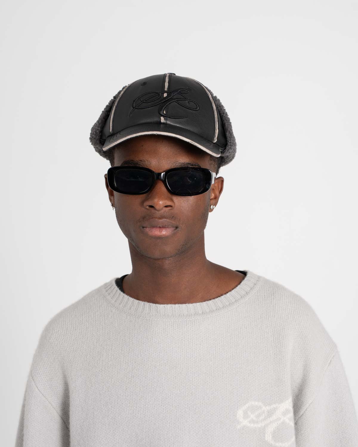 Hundeohrkappe schwarzer Kunstleder